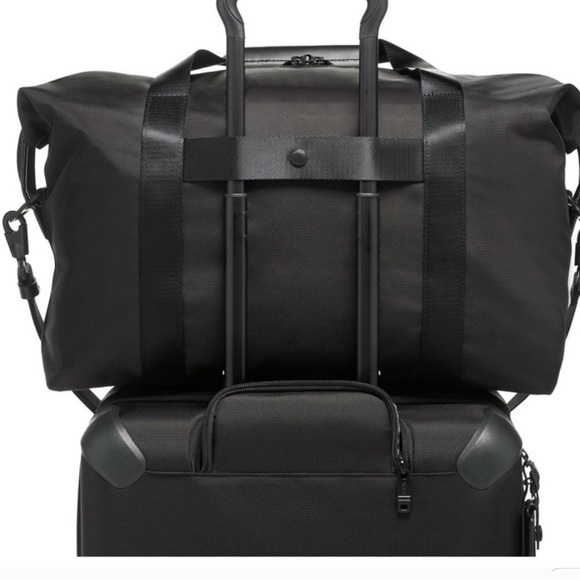 Tumi Alpha Corporate Weekender Travel Duffle Duffel Bag Nylon Black - Picture 2 of 15